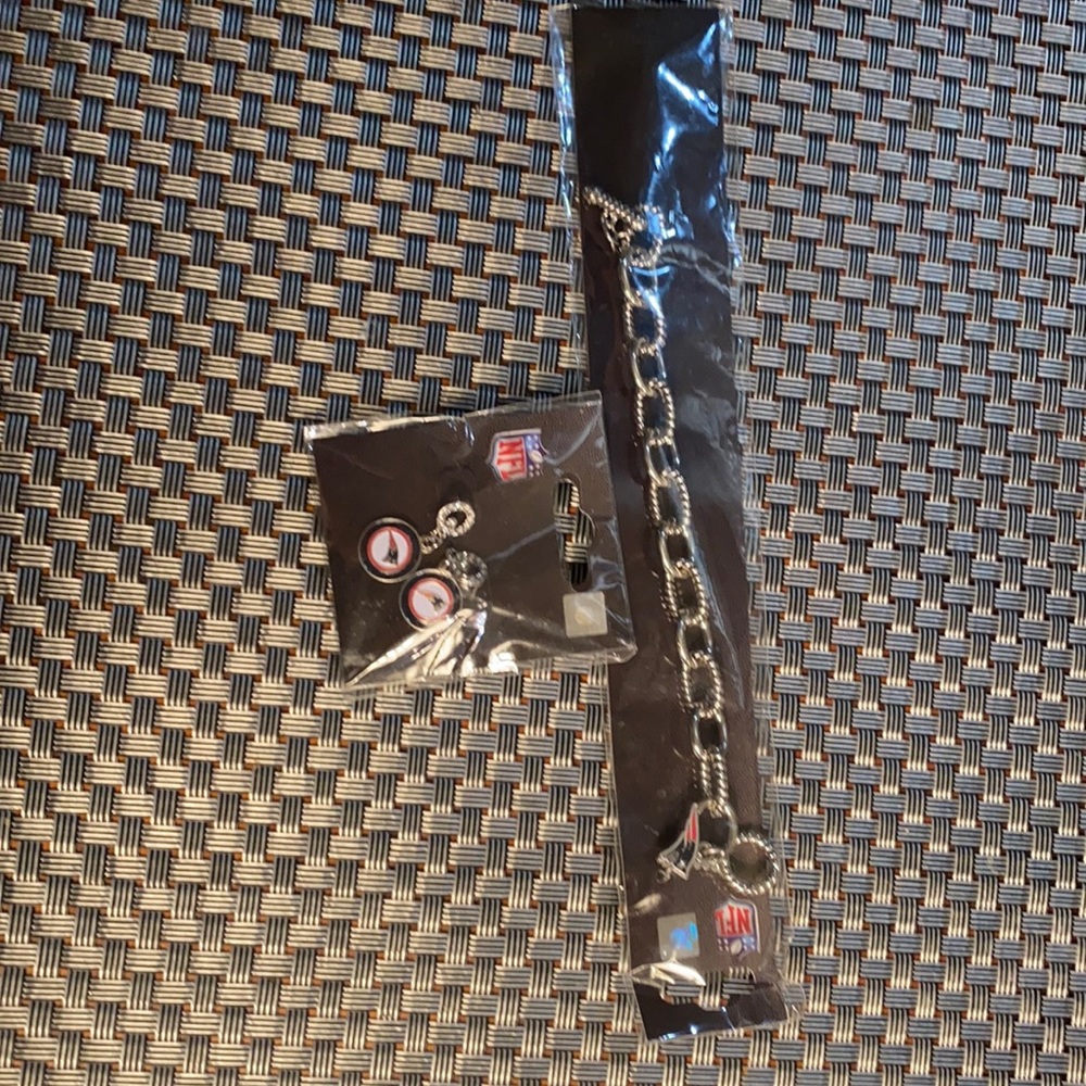 New New England Patriots Earrings and Bracelet